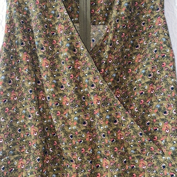 Abercrombie & Fitch Sleeveless Floral Print Shorts Romper - Picture 6 of 9